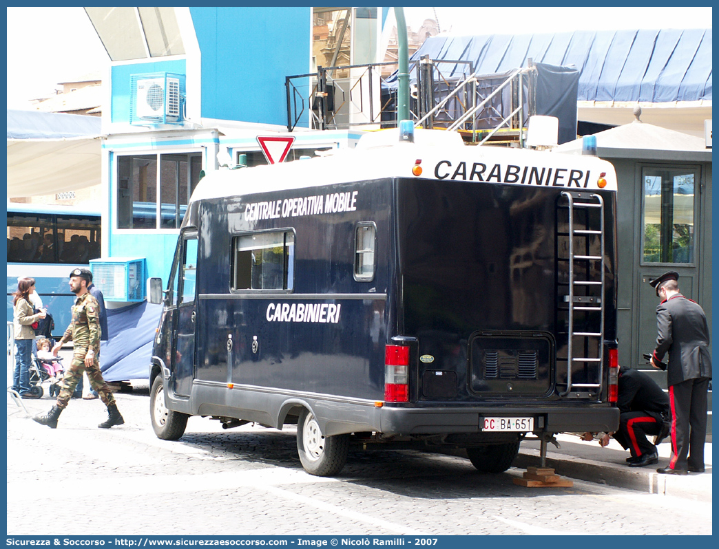 CC BA651
Arma dei Carabinieri
Fiat Ducato II serie
Centrale Operativa Mobile
Allestitore Elevox S.r.l.
Parole chiave: CC;C.C.;Arma;Carabinieri;Fiat;Ducato;Stazione;Mobile;Centrale;Operativa;Elevox