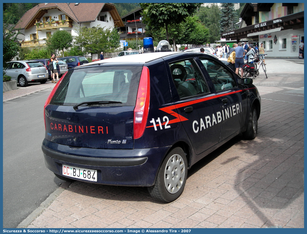 CC BJ684
Arma dei Carabinieri
Fiat Punto II serie
Parole chiave: CC;C.C.;Arma;dei;Carabinieri;Fiat;Punto