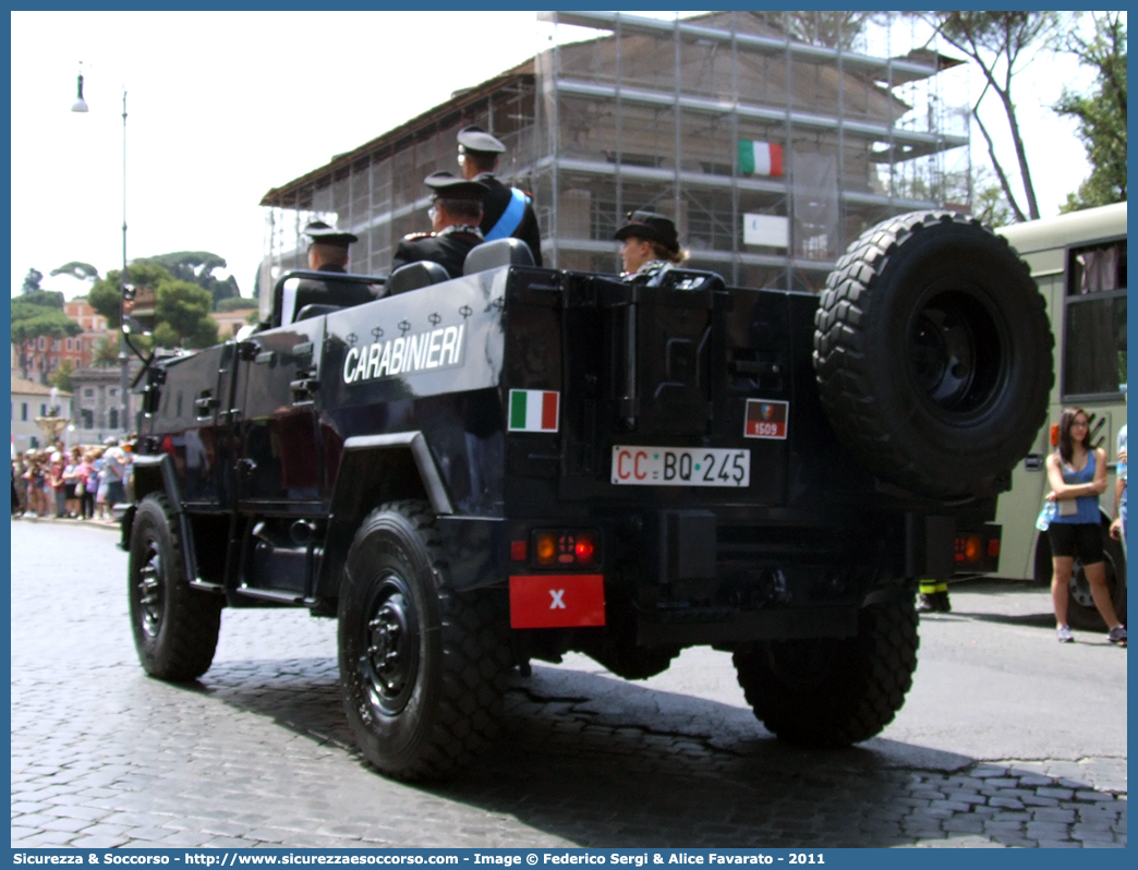 CC BQ245
Arma dei Carabinieri
Battaglioni Mobili
Iveco VM90T
Parole chiave: CC;C.C.;Arma;Carabinieri;Battaglioni;Mobili;Battaglione;Iveco;VM90T