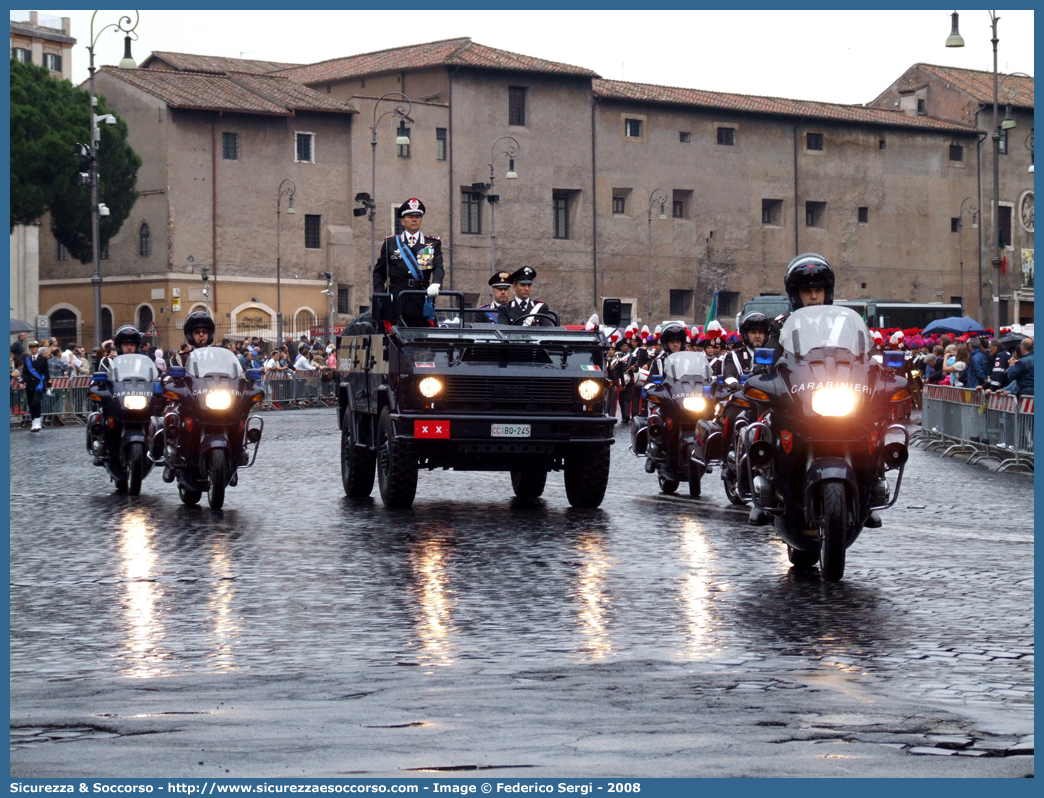 CC BQ245
Arma dei Carabinieri
Battaglioni Mobili
Iveco VM90T
Parole chiave: CC;C.C.;Arma;Carabinieri;Battaglioni;Mobili;Battaglione;Iveco;VM90T