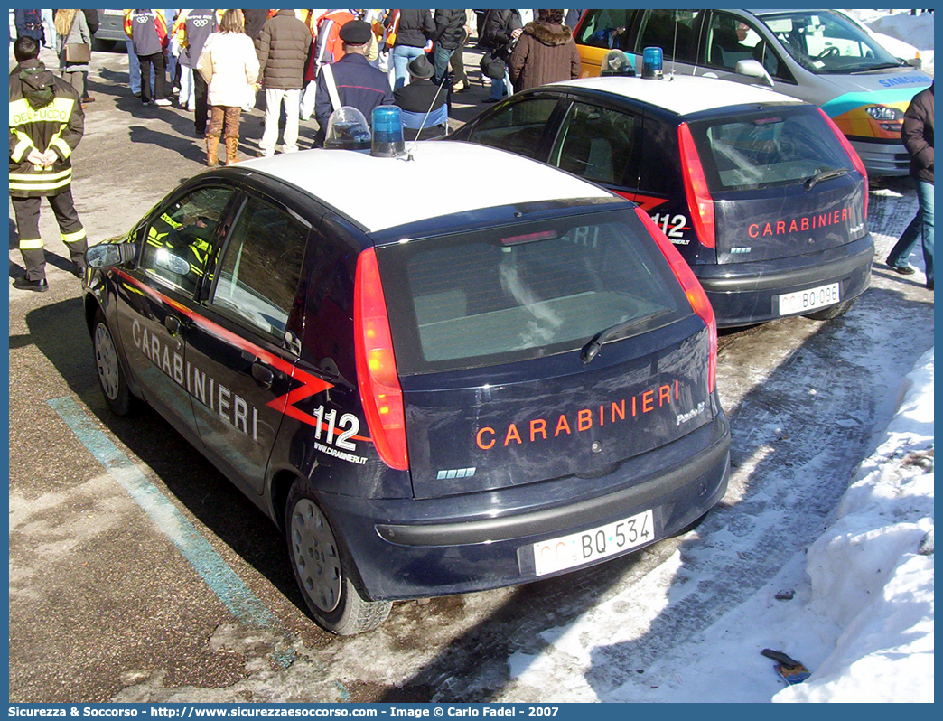 CC BQ534
Arma dei Carabinieri
Fiat Punto II serie
Parole chiave: CC;C.C.;Arma;dei;Carabinieri;Fiat;Punto