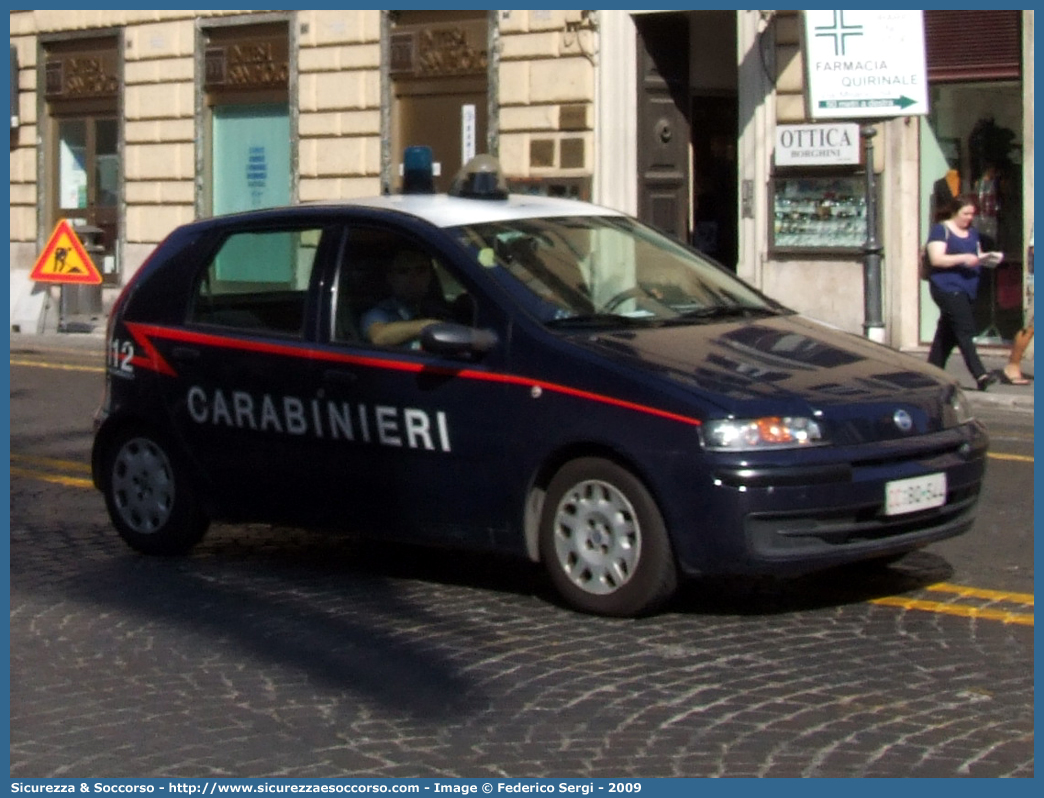 CC BQ544
Arma dei Carabinieri
Fiat Punto II serie
Parole chiave: CC;C.C.;Arma;dei;Carabinieri;Fiat;Punto