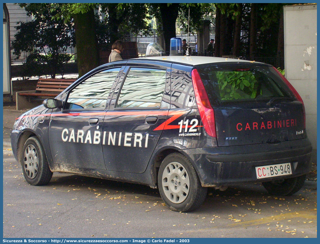 CC BS948
Arma dei Carabinieri
Fiat Punto II serie
Parole chiave: CC;C.C.;Arma;dei;Carabinieri;Fiat;Punto