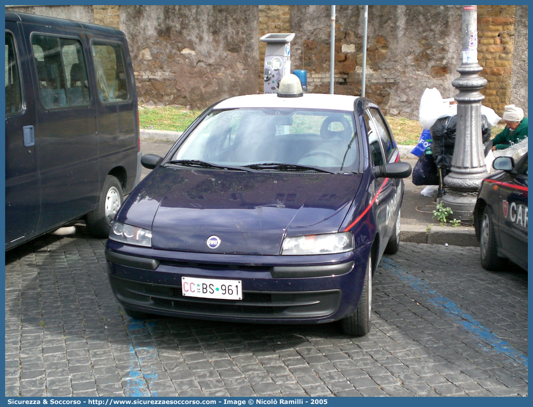 CC BS961
Arma dei Carabinieri
Fiat Punto II serie
Parole chiave: CC;C.C.;Arma;dei;Carabinieri;Fiat;Punto