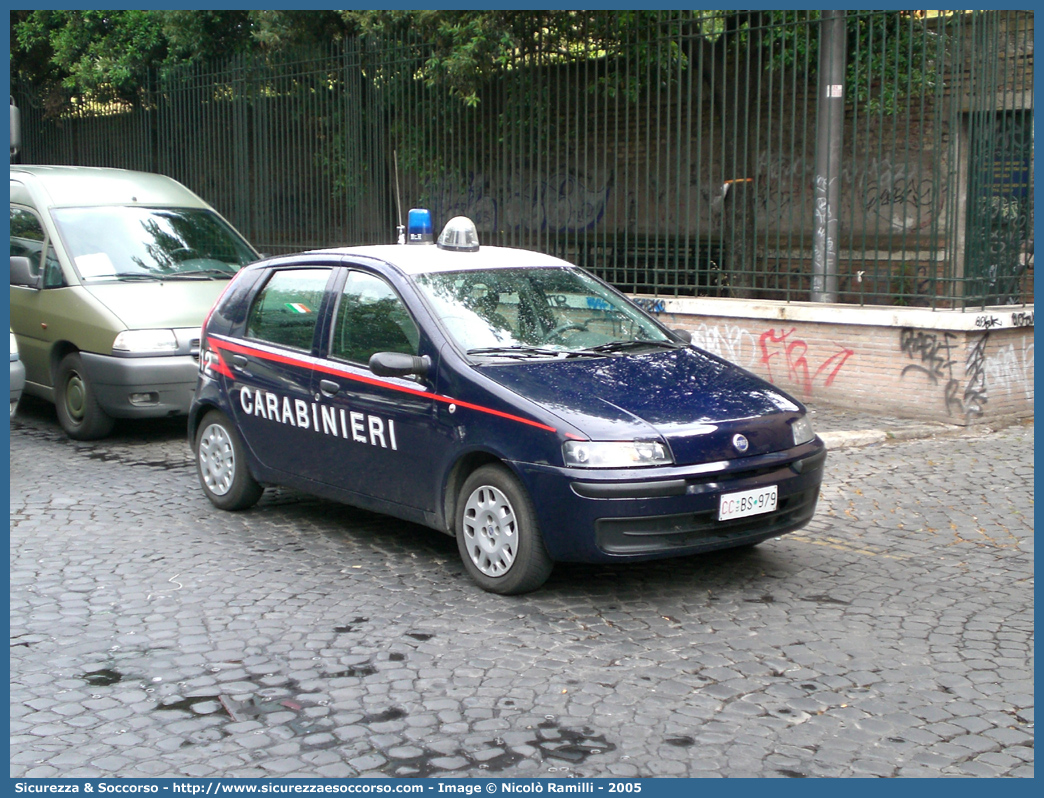 CC BS979
Arma dei Carabinieri
Fiat Punto II serie
Parole chiave: CC;C.C.;Arma;dei;Carabinieri;Fiat;Punto