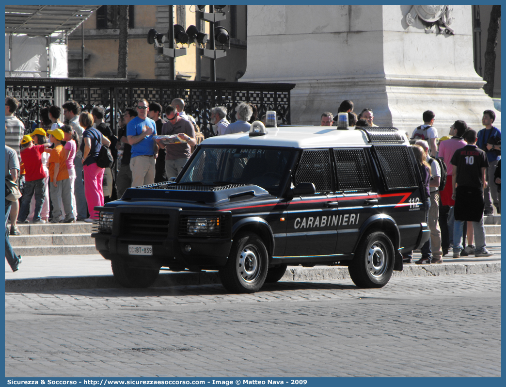 CC BT839
Arma dei Carabinieri
Battaglioni Mobili
Land Rover Discovery II serie Restyling
Parole chiave: CC;C.C.;Arma;dei;Carabinieri;Battaglioni;Battaglione;Mobili;Land Rover;Discovery;Ordine;Pubblico;Blindato