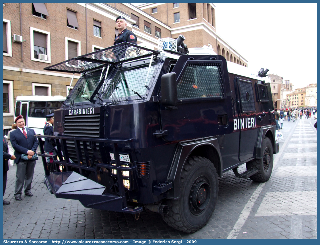 CC BT855
Arma dei Carabinieri
Battaglioni Mobili
BAE Systems Iveco RG12
Parole chiave: CC;C.C.;Arma;dei;Carabinieri;Battaglioni;Mobili;Iveco;BAE;Systems;RG12;Blindato;Ordine;Pubblico