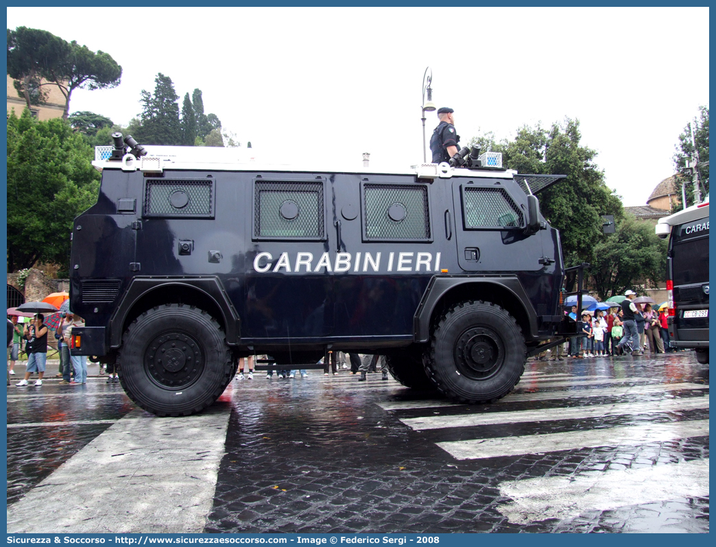 CC BT878
Arma dei Carabinieri
Battaglioni Mobili
BAE Systems Iveco RG12
Parole chiave: CC;C.C.;Arma;dei;Carabinieri;Battaglioni;Mobili;Iveco;BAE;Systems;RG12;Blindato;Ordine;Pubblico