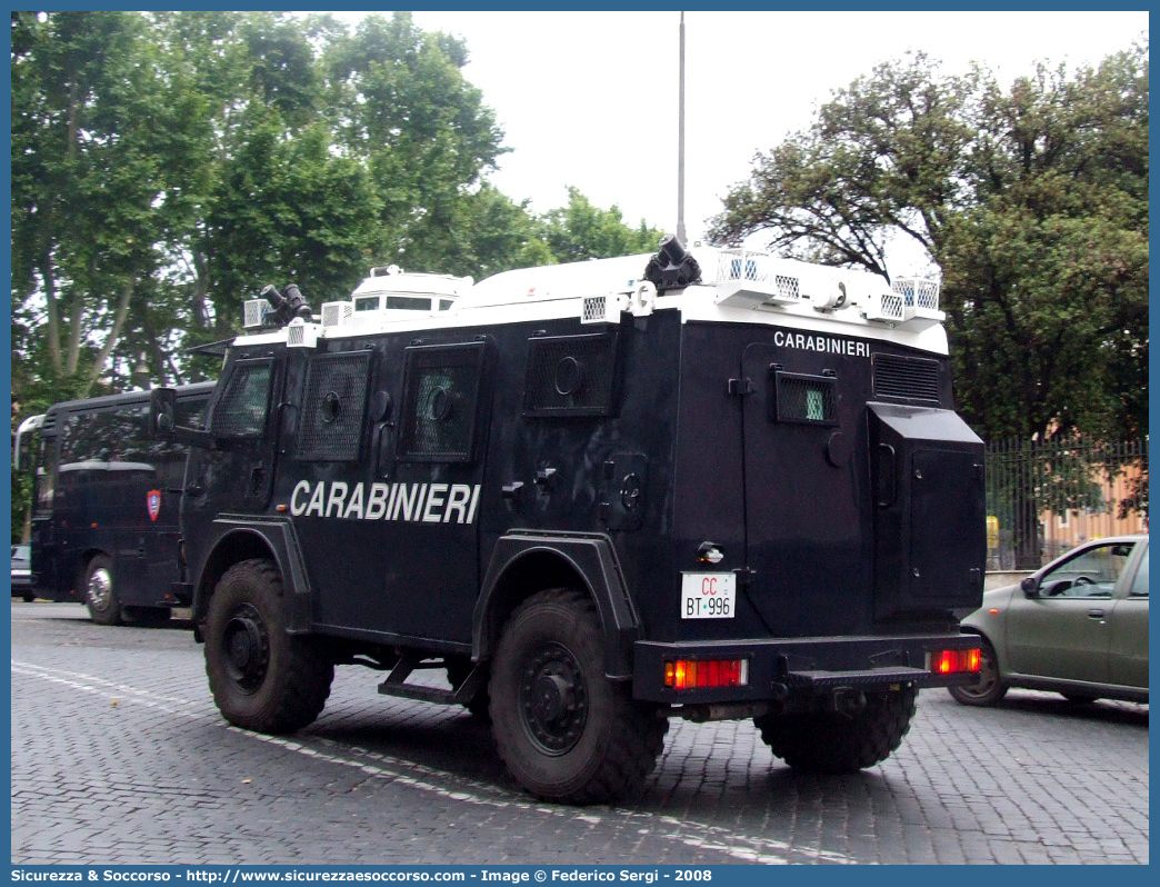 CC BT996
Arma dei Carabinieri
Battaglioni Mobili
BAE Systems Iveco RG12
Parole chiave: CC;C.C.;Arma;dei;Carabinieri;Battaglioni;Mobili;Iveco;BAE;Systems;RG12;Blindato;Ordine;Pubblico