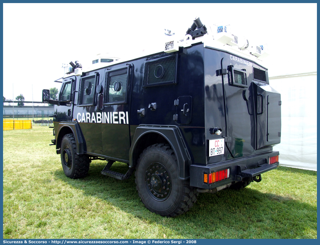 CC BT997
Arma dei Carabinieri
Battaglioni Mobili
BAE Systems Iveco RG12
Parole chiave: CC;C.C.;Arma;dei;Carabinieri;Battaglioni;Mobili;Iveco;BAE;Systems;RG12;Blindato;Ordine;Pubblico