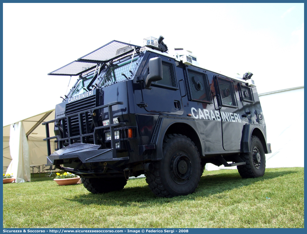 CC BT997
Arma dei Carabinieri
Battaglioni Mobili
BAE Systems Iveco RG12
Parole chiave: CC;C.C.;Arma;dei;Carabinieri;Battaglioni;Mobili;Iveco;BAE;Systems;RG12;Blindato;Ordine;Pubblico