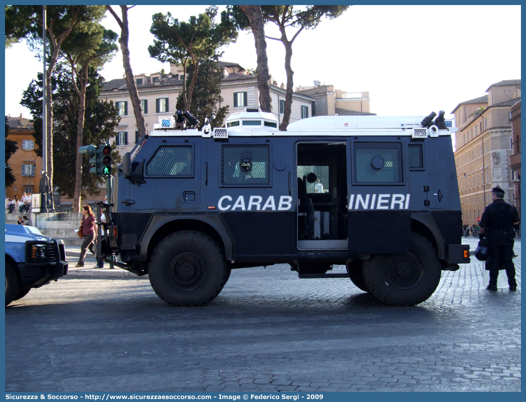 CC BU024
Arma dei Carabinieri
Battaglioni Mobili
BAE Systems Iveco RG12
Parole chiave: CC;C.C.;Arma;dei;Carabinieri;Battaglioni;Mobili;Iveco;BAE;Systems;RG12;Blindato;Ordine;Pubblico