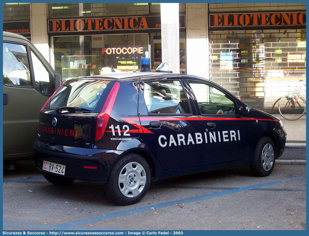 CC BV524
Arma dei Carabinieri
Fiat Punto III serie
Parole chiave: CC;C.C.;Arma;dei;Carabinieri;Fiat;Punto