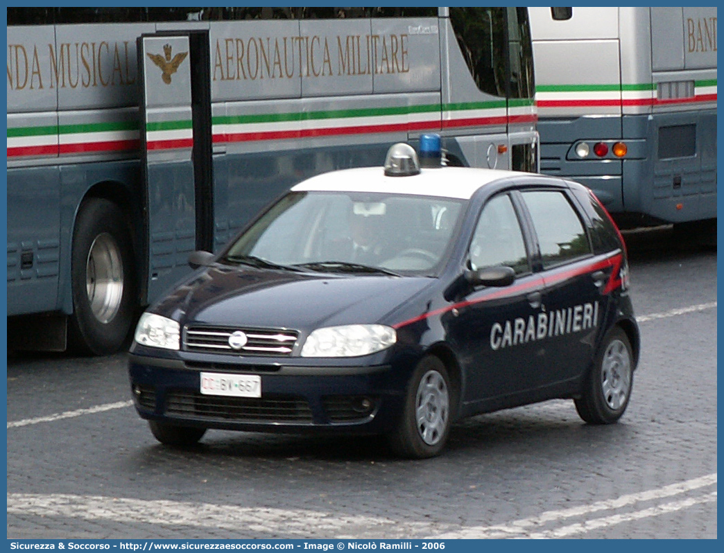 CC BV667
Arma dei Carabinieri
Fiat Punto III serie
Parole chiave: CC;C.C.;Arma;dei;Carabinieri;Fiat;Punto