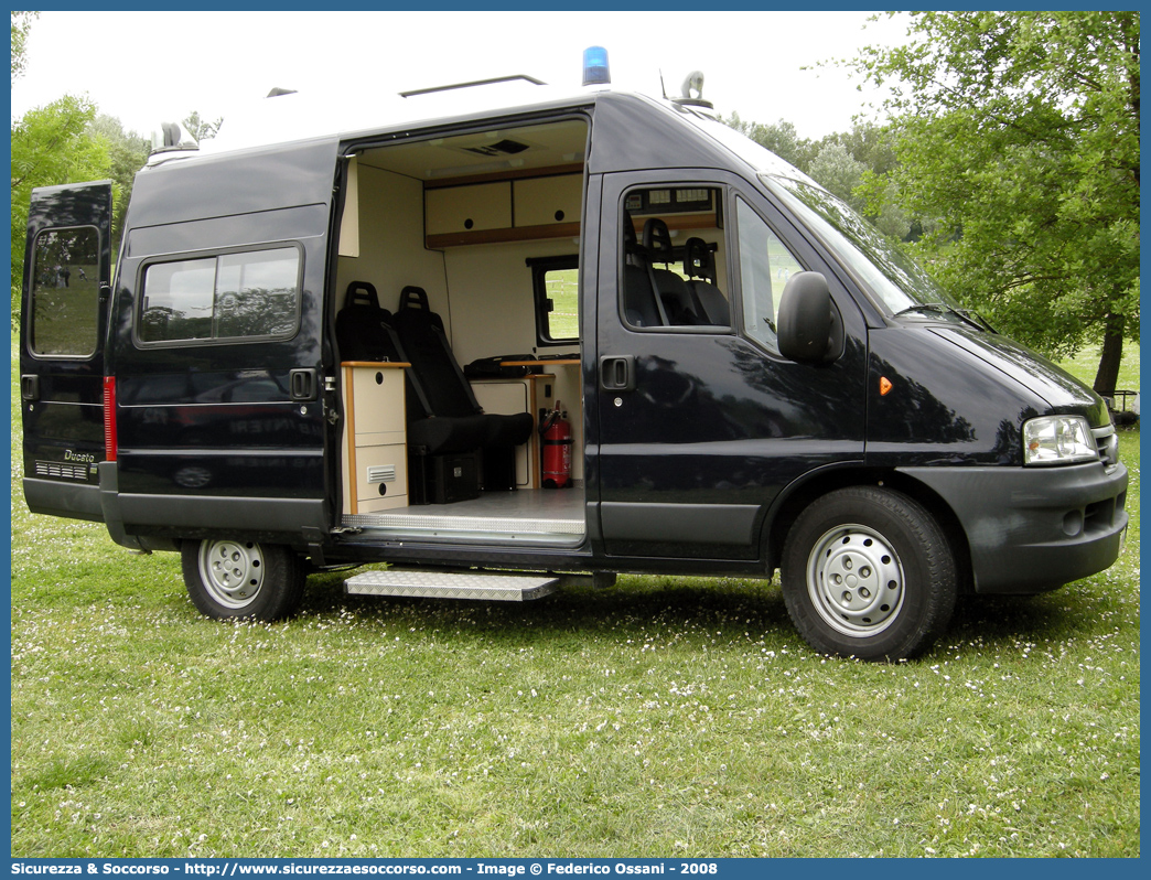 CC BV978
Arma dei Carabinieri
Fiat Ducato II serie restyling
Stazione Mobile
Allestitore Elevox S.r.l.
(variante)
Parole chiave: CC;C.C.;Arma;Carabinieri;Fiat;Ducato;Stazione;Mobile;Elevox