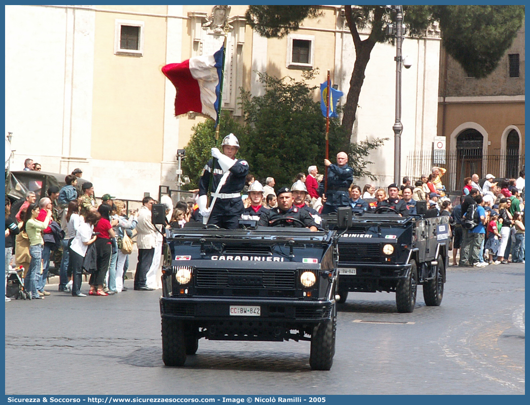 CC BW842
Arma dei Carabinieri
Battaglioni Mobili
Iveco VM90T
Parole chiave: CC;C.C.;Arma;Carabinieri;Battaglioni;Mobili;Battaglione;Iveco;VM90T