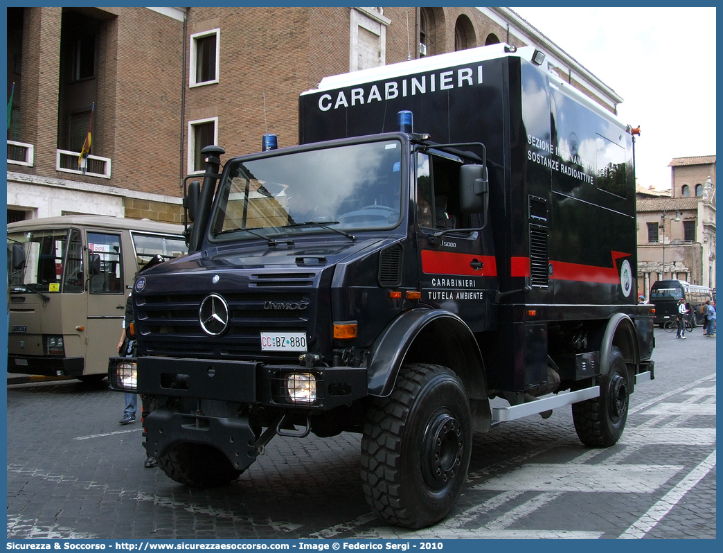 CC BZ880
Arma dei Carabinieri
Comando Unità per la Tutela Forestale, 
Ambientale e Agroalimentare
Mercedes Benz Unimog U5000
Allestitore GB Barberi S.r.l.
Parole chiave: CC;C.C.;Arma;dei;Carabinieri;Comando;Unità;per;la;Tutela;Forestale;Ambientale;Agroalimentare;Ambiente;Mercedes Benz;Unimog;U5000;GB;G.B.;Barberi