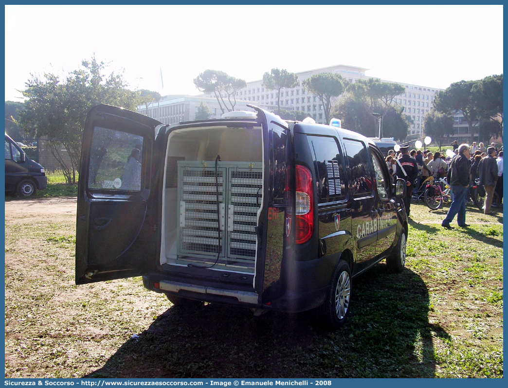 CC CB467
Arma dei Carabinieri
Centro e Nuclei Cinofili
Fiat Doblò I serie restyling
Parole chiave: CC;C.C.;Arma;Carabinieri;Centro;Nuclei;Nucleo;Cinofili;Fiat;Doblò;CB467