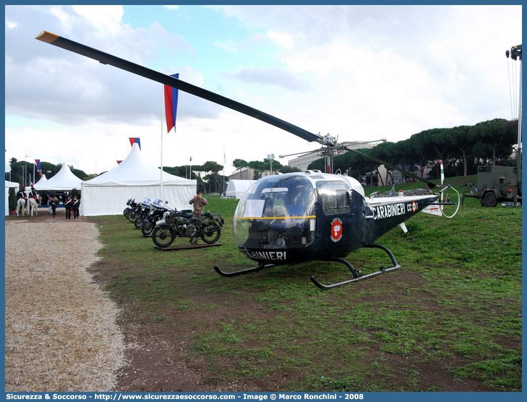 CC 01
Arma dei Carabinieri
Raggruppamento Carabinieri Aeromobili
Agusta Bell AB47 J3
Parole chiave: CC;c.C.;Arma;Carabinieri;Raggruppamento;Aeromobili;Agusta;Bell;AB47;J3