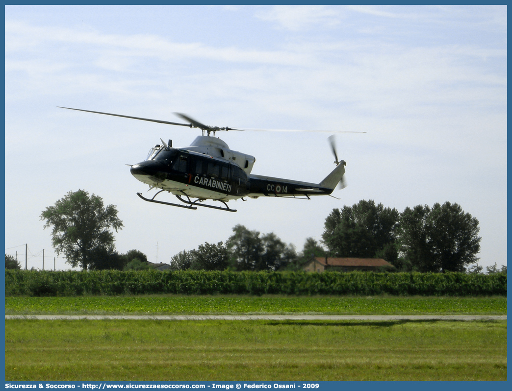 MM81367 / CC 14
Arma dei Carabinieri
Raggruppamento Carabinieri Aeromobili
Agusta Bell AB412 
Parole chiave: CC;C.C.;Arma;Carabinieri;Raggruppamento;Aeromobili;Agusta;Bell;AB412