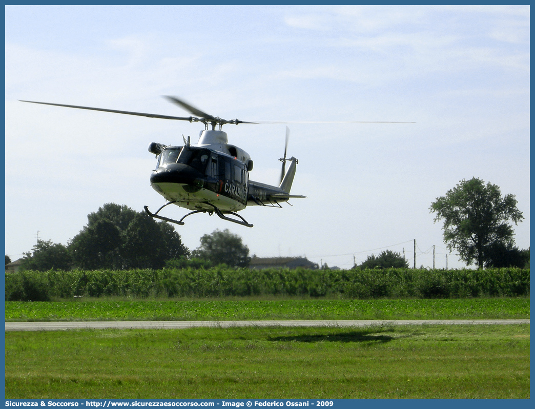 MM81367 / CC 14
Arma dei Carabinieri
Raggruppamento Carabinieri Aeromobili
Agusta Bell AB412 
Parole chiave: CC;C.C.;Arma;Carabinieri;Raggruppamento;Aeromobili;Agusta;Bell;AB412