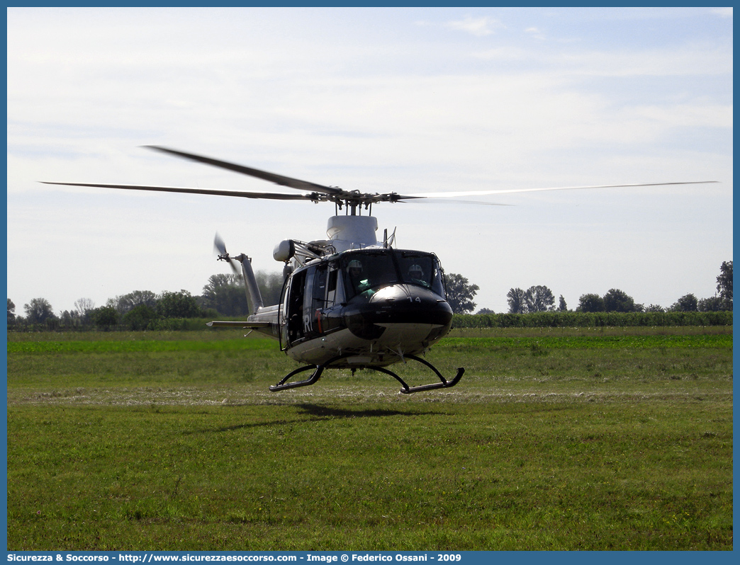 MM81367 / CC 14
Arma dei Carabinieri
Raggruppamento Carabinieri Aeromobili
Agusta Bell AB412 
Parole chiave: CC;C.C.;Arma;Carabinieri;Raggruppamento;Aeromobili;Agusta;Bell;AB412