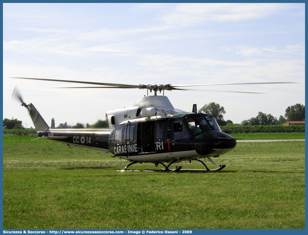 MM81367 / CC 14
Arma dei Carabinieri
Raggruppamento Carabinieri Aeromobili
Agusta Bell AB412 
Parole chiave: CC;C.C.;Arma;Carabinieri;Raggruppamento;Aeromobili;Agusta;Bell;AB412