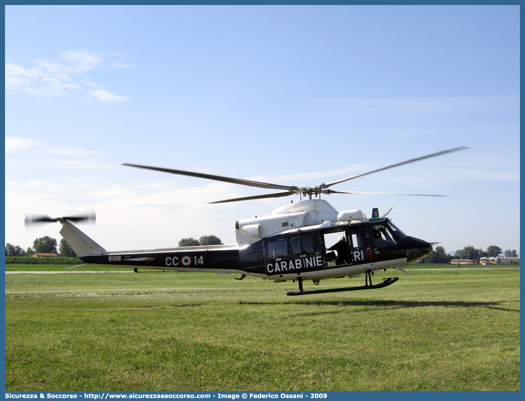 MM81367 / CC 14
Arma dei Carabinieri
Raggruppamento Carabinieri Aeromobili
Agusta Bell AB412 
Parole chiave: CC;C.C.;Arma;Carabinieri;Raggruppamento;Aeromobili;Agusta;Bell;AB412