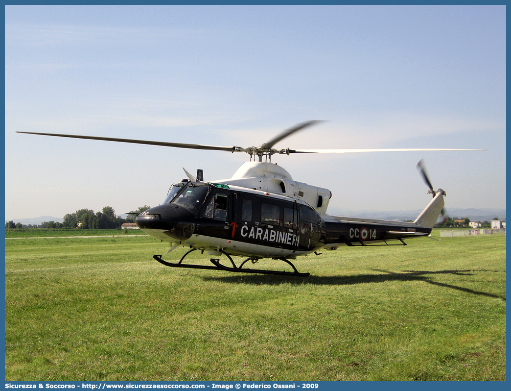 MM81367 / CC 14
Arma dei Carabinieri
Raggruppamento Carabinieri Aeromobili
Agusta Bell AB412 
Parole chiave: CC;C.C.;Arma;Carabinieri;Raggruppamento;Aeromobili;Agusta;Bell;AB412