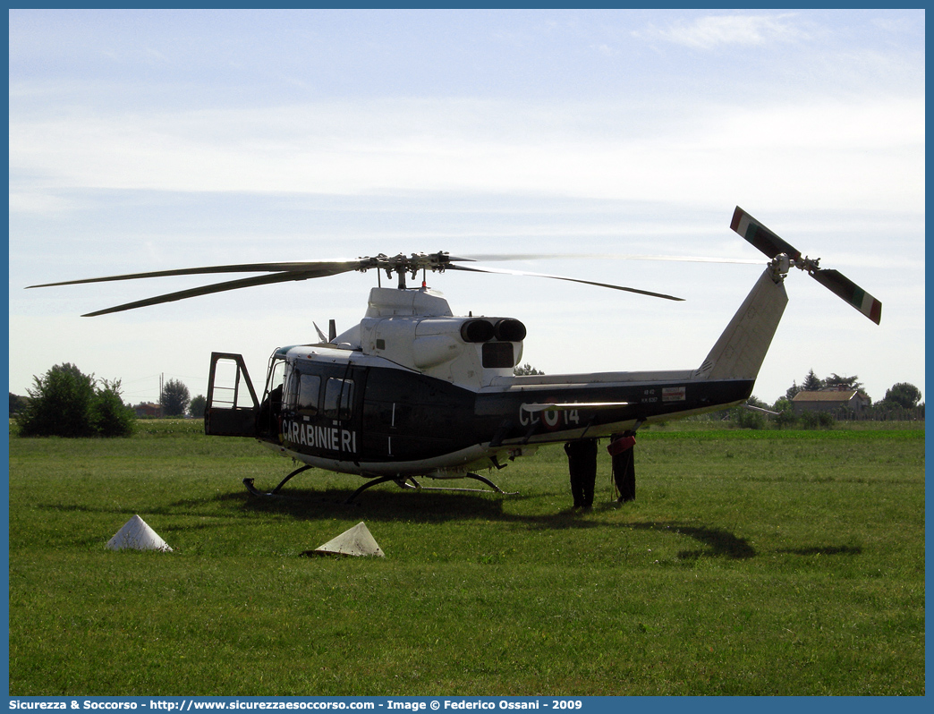 MM81367 / CC 14
Arma dei Carabinieri
Raggruppamento Carabinieri Aeromobili
Agusta Bell AB412 
Parole chiave: CC;C.C.;Arma;Carabinieri;Raggruppamento;Aeromobili;Agusta;Bell;AB412