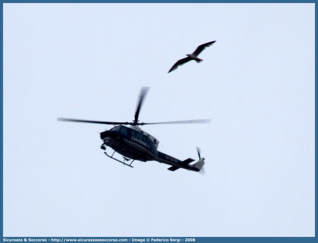 MM81462 / CC 28
Arma dei Carabinieri
Raggruppamento Carabinieri Aeromobili
Agusta Bell AB412 
Parole chiave: CC;C.C.;Arma;Carabinieri;Raggruppamento;Aeromobili;Agusta;Bell;AB412