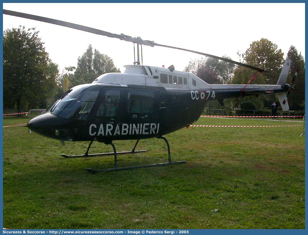 MM81038 / CC 74
Arma dei Carabinieri
Raggruppamento Carabinieri Aeromobili
Agusta Bell AB206
Parole chiave: CC;C.C.;Arma;Carabinieri;Raggruppamento;Aeromobili;Agusta;Bell;AB206