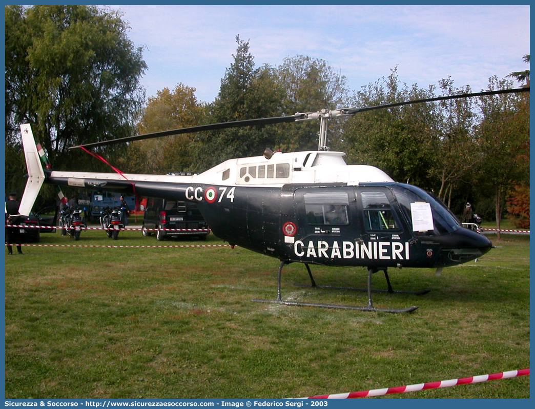 MM81038 / CC 74
Arma dei Carabinieri
Raggruppamento Carabinieri Aeromobili
Agusta Bell AB206
Parole chiave: CC;C.C.;Arma;Carabinieri;Raggruppamento;Aeromobili;Agusta;Bell;AB206