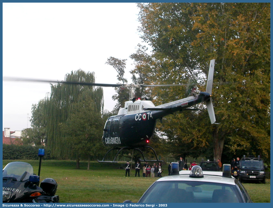 MM81038 / CC 74
Arma dei Carabinieri
Raggruppamento Carabinieri Aeromobili
Agusta Bell AB206
Parole chiave: CC;C.C.;Arma;Carabinieri;Raggruppamento;Aeromobili;Agusta;Bell;AB206