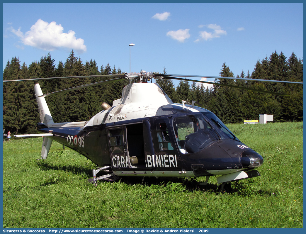 MM81143 / CC 96
Arma dei Carabinieri
Raggruppamento Carabinieri Aeromobili
Agusta A109 AII
Parole chiave: CC;C.C.;Arma;Carabinieri;Raggruppamento;Aeromobili;Agusta;A109;96