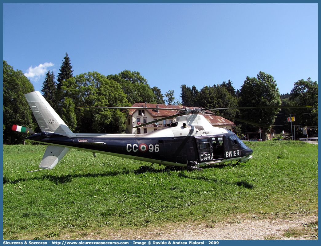 MM81143 / CC 96
Arma dei Carabinieri
Raggruppamento Carabinieri Aeromobili
Agusta A109 AII
Parole chiave: CC;C.C.;Arma;Carabinieri;Raggruppamento;Aeromobili;Agusta;A109;96