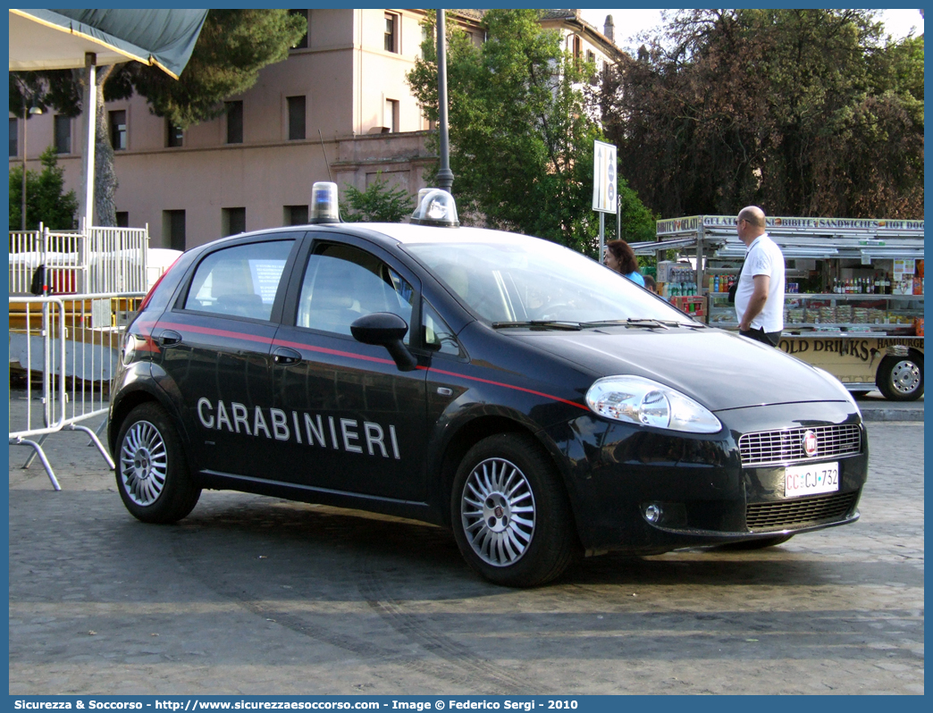 CC CJ732
Arma dei Carabinieri
Fiat Grande Punto
Parole chiave: CC;C.C.;Arma;Carabinieri;Fiat;Grande;Punto;CJ732