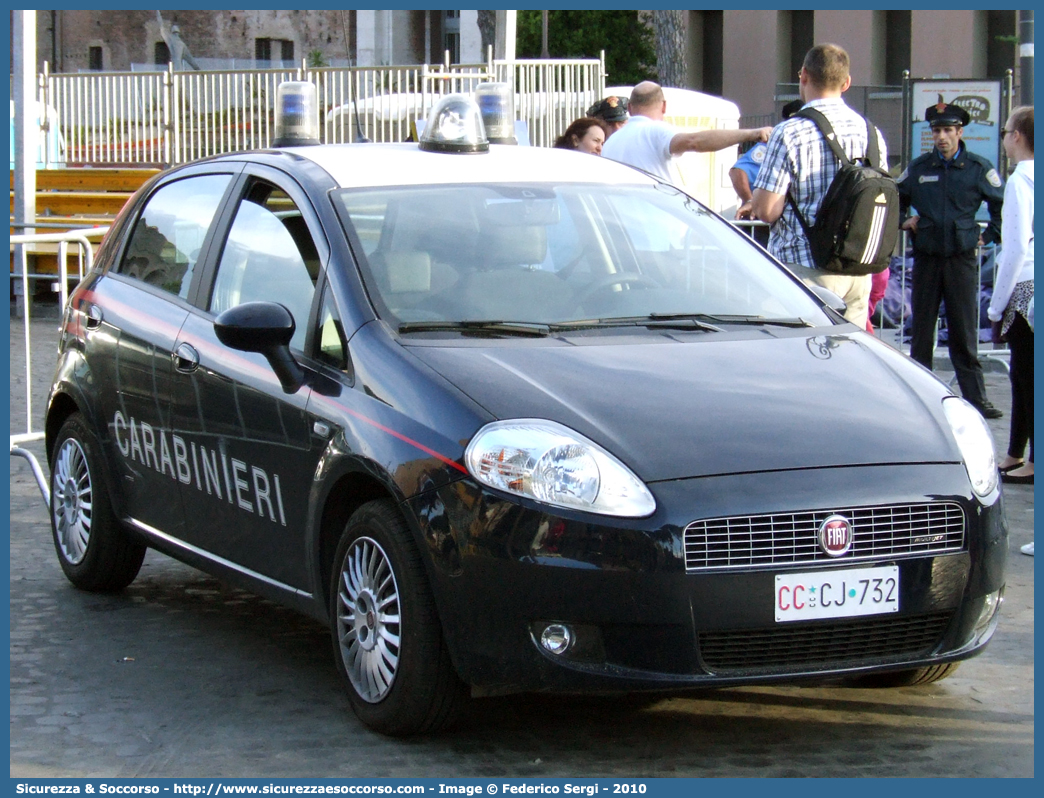 CC CJ732
Arma dei Carabinieri
Fiat Grande Punto
Parole chiave: CC;C.C.;Arma;Carabinieri;Fiat;Grande;Punto;CJ732