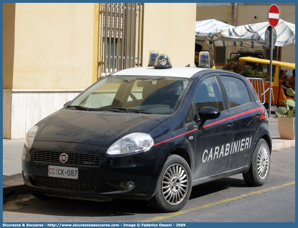 CC CK087
Arma dei Carabinieri
Fiat Grande Punto
Parole chiave: CC;C.C.;Arma;Carabinieri;Fiat;Grande;Punto;CK087