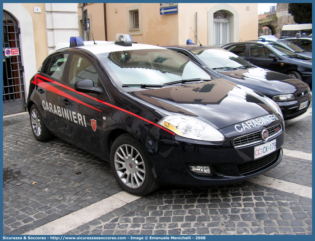 CC CK179
Arma dei Carabinieri
Fiat Nuova Bravo
Parole chiave: CC;C.C.;Arma;dei;Carabinieri;Fiat;Nuova;Bravo;Nucleo;Operativo;Radio;Mobile;Radiomobile