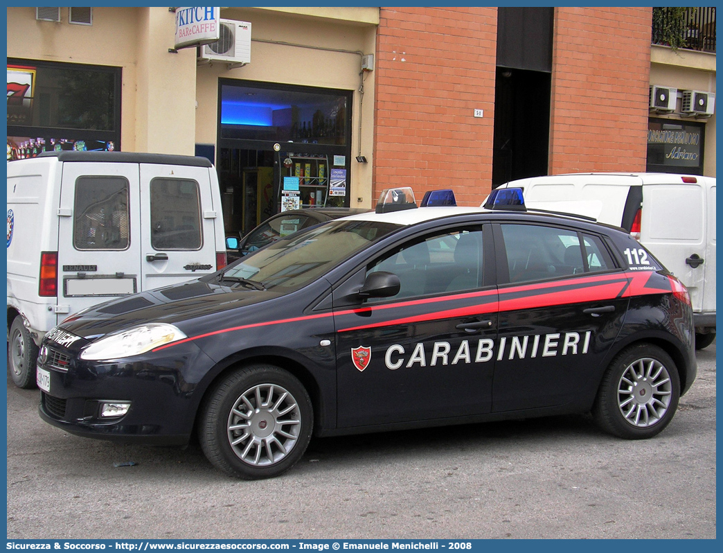 CC CK179
Arma dei Carabinieri
Fiat Nuova Bravo
Parole chiave: CC;C.C.;Arma;dei;Carabinieri;Fiat;Nuova;Bravo;Nucleo;Operativo;Radio;Mobile;Radiomobile