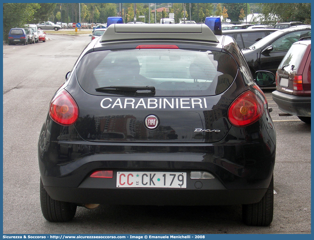 CC CK179
Arma dei Carabinieri
Fiat Nuova Bravo
Parole chiave: CC;C.C.;Arma;dei;Carabinieri;Fiat;Nuova;Bravo;Nucleo;Operativo;Radio;Mobile;Radiomobile