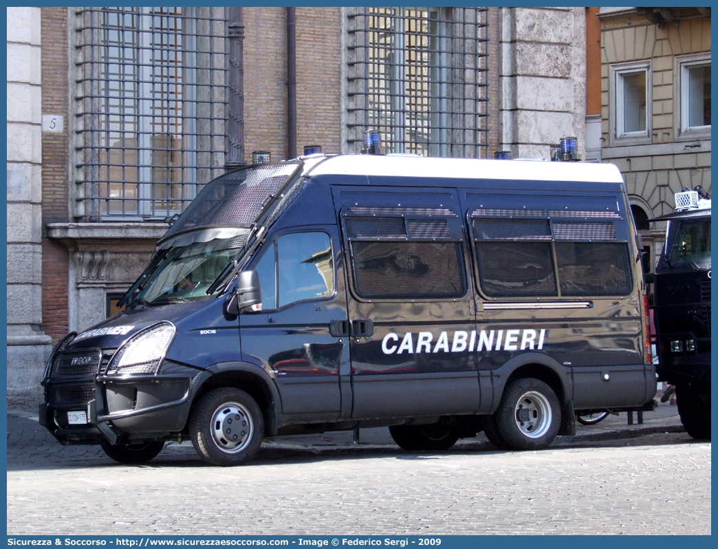 CC CN173
Arma dei Carabinieri
Battaglioni Mobili
Iveco Daily 50C18 IV serie
Parole chiave: CC;C.C.;Arma;Carabinieri;Battaglioni;Mobili;Battaglione;Mobile;Iveco;Daily;50C18;Blindato;Ordine;Pubblico