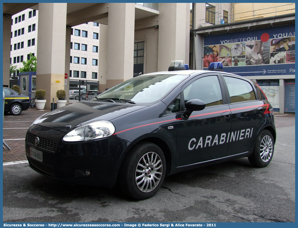 CC CN462
Arma dei Carabinieri
Fiat Grande Punto
Parole chiave: CC;C.C.;Arma;Carabinieri;Fiat;Grande;Punto;CN462