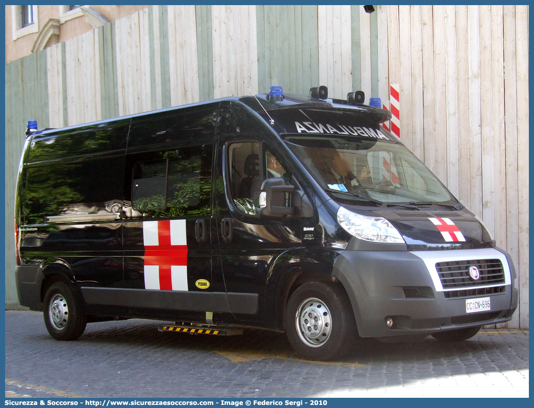 CC CN696
Arma dei Carabinieri
Reggimento Corazzieri
Fiat Ducato III serie
Allestitore Odone S.r.l.
Parole chiave: CC;C.C.;Arma;dei;Carabinieri;Reggimento;Corazzieri;Fiat;Ducato;X250;Odone