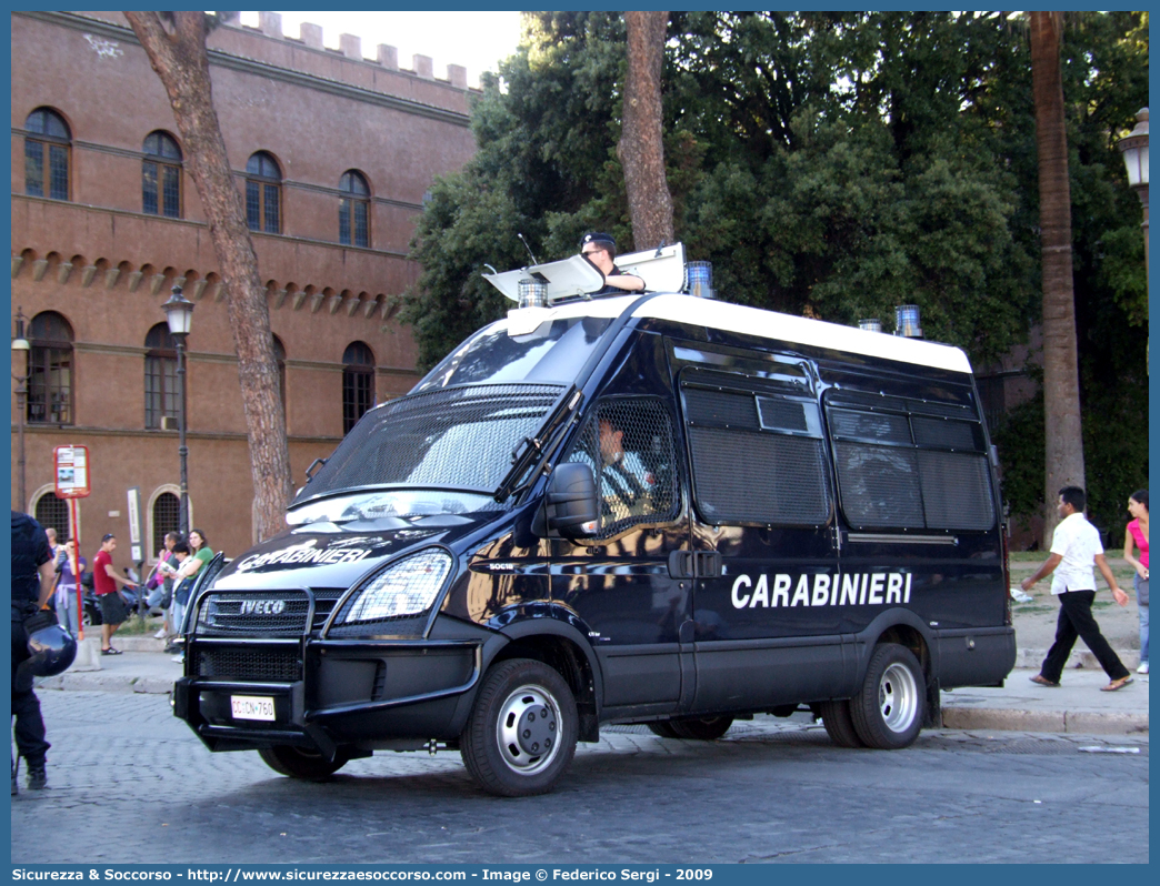 CC CN760
Arma dei Carabinieri
Battaglioni Mobili
Iveco Daily 50C18 IV serie
Parole chiave: CC;C.C.;Arma;Carabinieri;Battaglioni;Mobili;Battaglione;Mobile;Iveco;Daily;50C18;Blindato;Ordine;Pubblico