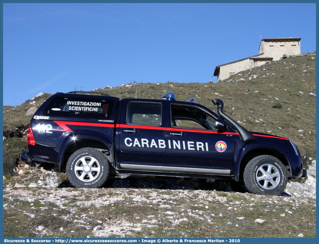 CC CR220
Arma dei Carabinieri
Raggruppamento Carabinieri
Investigazioni Scientifiche
Isuzu D-Max I serie I restyling
Allestitore Maritan S.r.l.
Parole chiave: CCCR220;Arma dei Carabinieri;Raggruppamento Carabinieri Investigazioni Scientifiche;RACIS;RIS;Isuzu D-Max II serie restyling