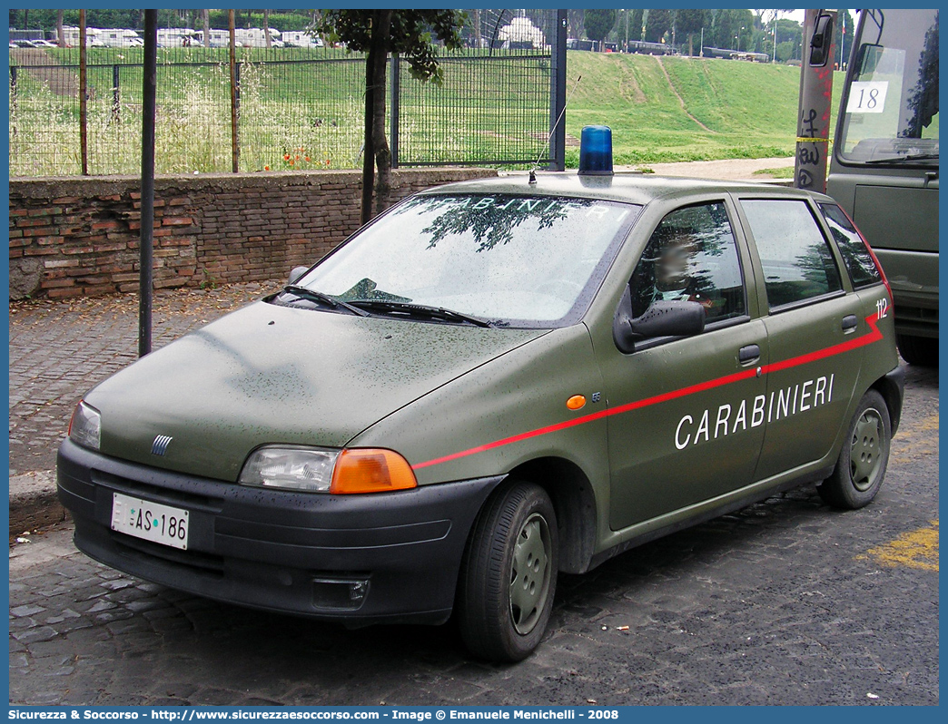 EI AS186
Arma dei Carabinieri
Reparto Carabinieri presso l'Esercito Italiano
Fiat Punto I serie
Parole chiave: EI;E.I.;Arma;dei;Carabinieri;Reparto;Esercito;Italiano;Polizia;Militare;Fiat;Punto;AS186