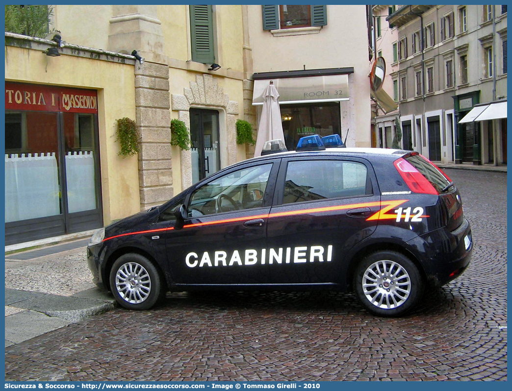 EI CU020
Arma dei Carabinieri
Reparto Carabinieri presso l'Esercito Italiano
Fiat Grande Punto
Parole chiave: EI;E.I.;Arma;dei;Carabinieri;Esercito;Italiano;Fiat;Grande;Punto