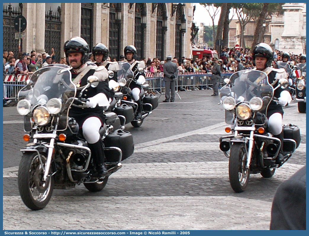 -
Arma dei Carabinieri
Reggimento Corazzieri
Moto Guzzi California 1100i
Parole chiave: CC;C.C.;Arma;dei;Carabinieri;Reggimento;Corazzieri;Moto;Guzzi;1100i;California